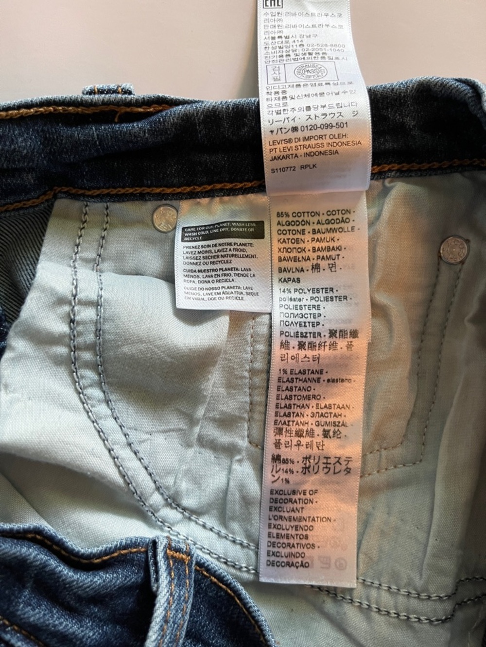Levi’s Wedgie Straight High Rise Size 28 - Picture 12 of 16